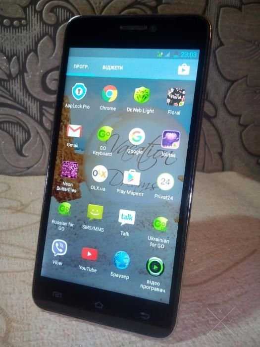 Смартфон Bravis TAU metallic 3G 2 sіm | 5" IPS | 4 яdра по 1,3 ГГц
