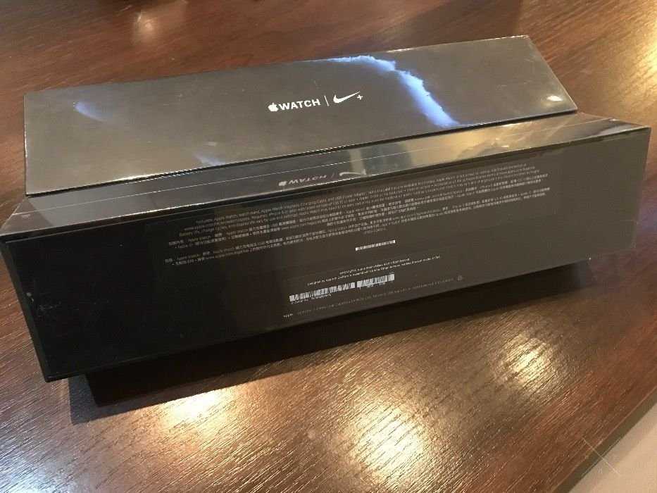 продаю новые часы 2 серии 42 apple watch