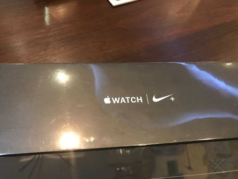 продаю новые часы 2 серии 42 apple watch