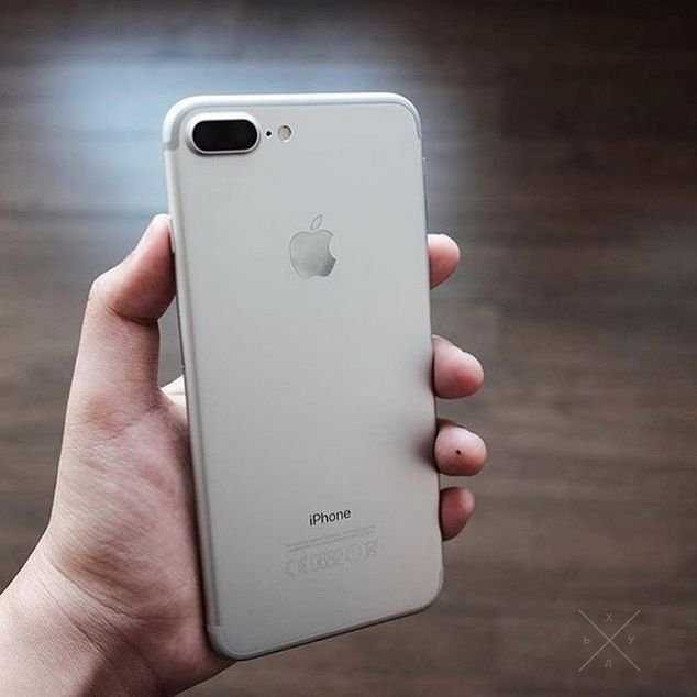 Телефон Apple. Серебристый iPhone 7 Plus Silver 128gb Год гарантии.