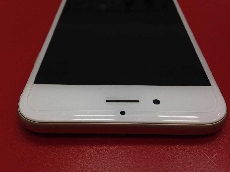 Продам оригинальный Apple Iphone 6 16 Gb + защитное стекло