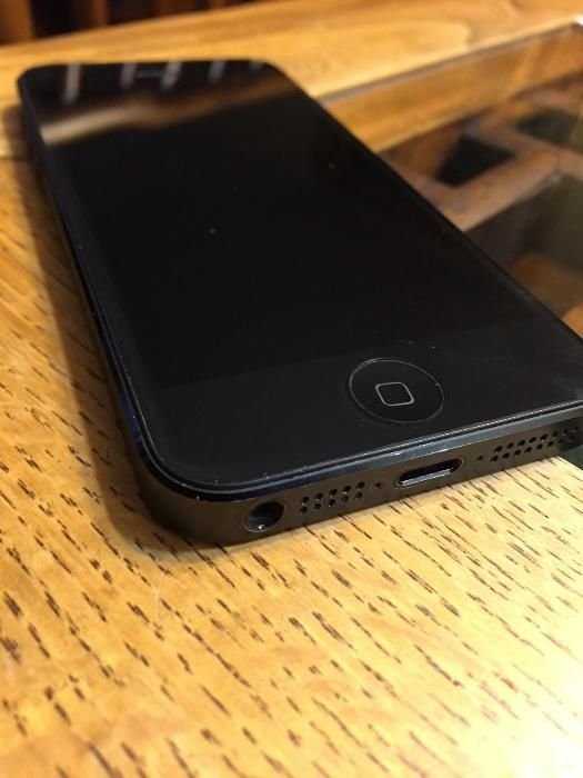 iPhone 5 Black 16gb Neverlock хорошее состояние, от магазина. Выбор!