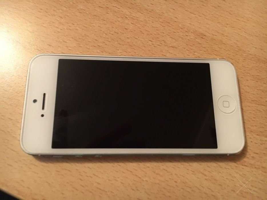 Продам iPhone 5