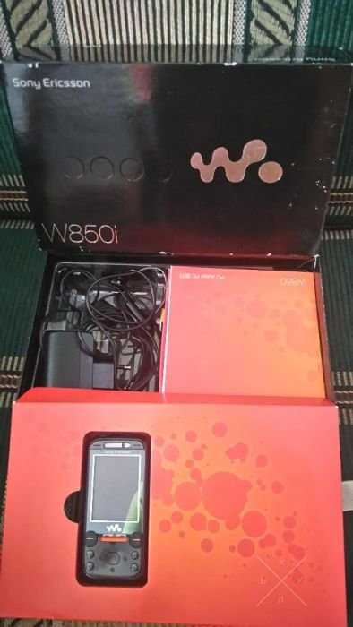 Телефон Sony Ericsson w850i