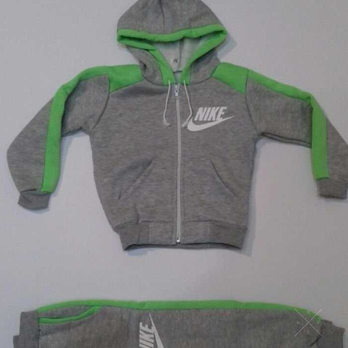 Детский спортивный костюм Nike для девочек