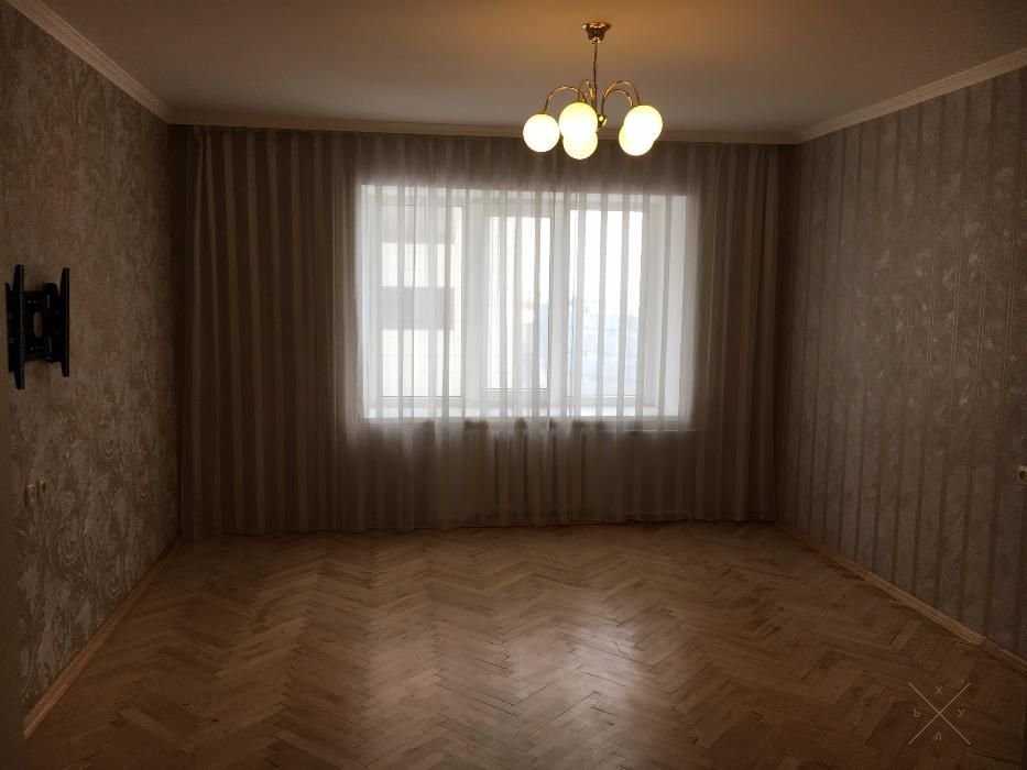 Сдам 2 ком. Квартиру ул. Патриарха Скрипника 40а (Островского 40 )