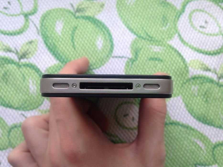 iPhone 4s 8Gb Neverlock. Идеальное состояние. Как Новый