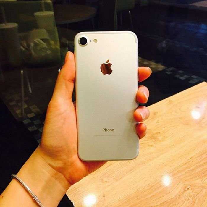 Оригинальный iPhone 7 Silver 128gb (Серебристый)