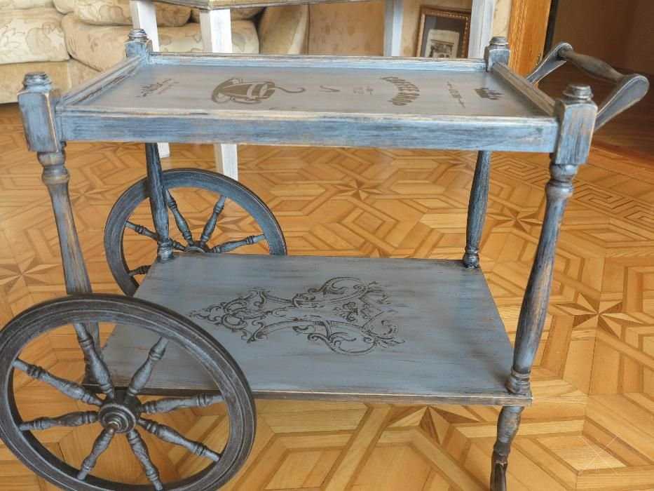 Столик сервировочный на колесах