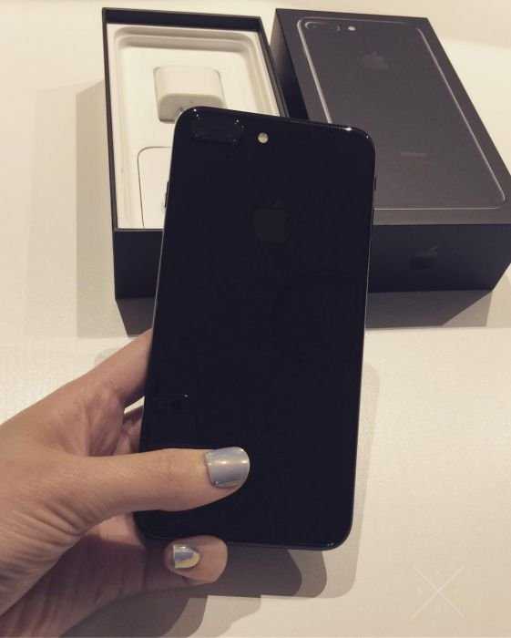 NEW. iPhone 7 Plus Jet Black 128gb +Чехол
