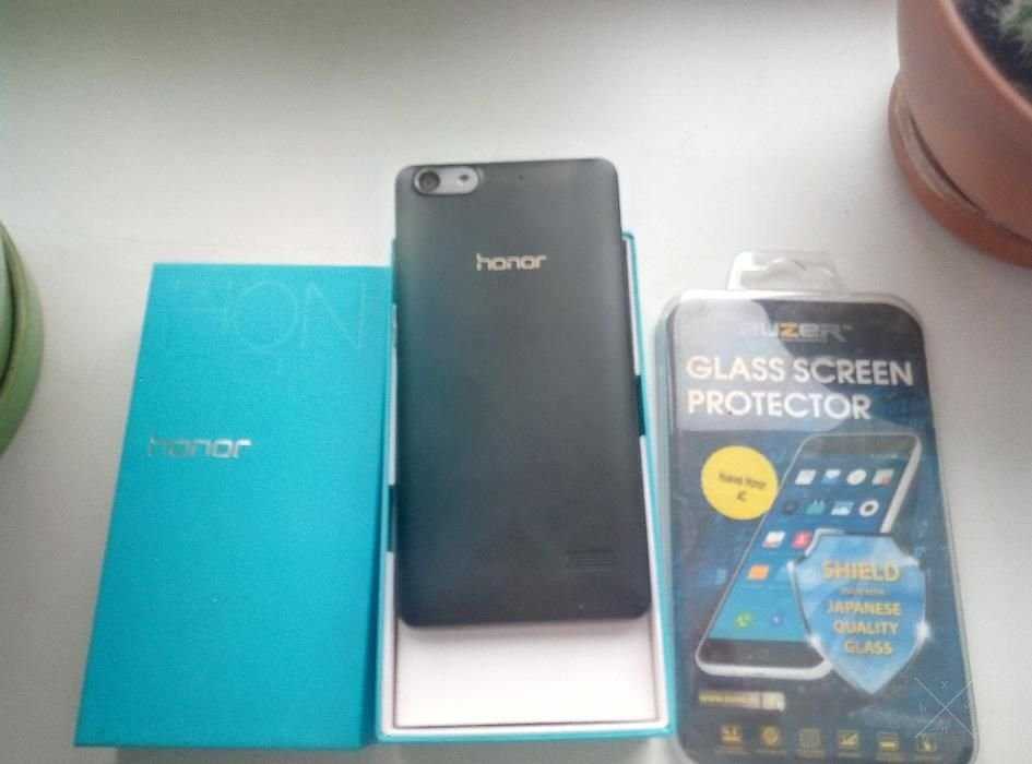 Продам Huawei Honor 4C Состояние Нового 10 из 10 + 2 подарка