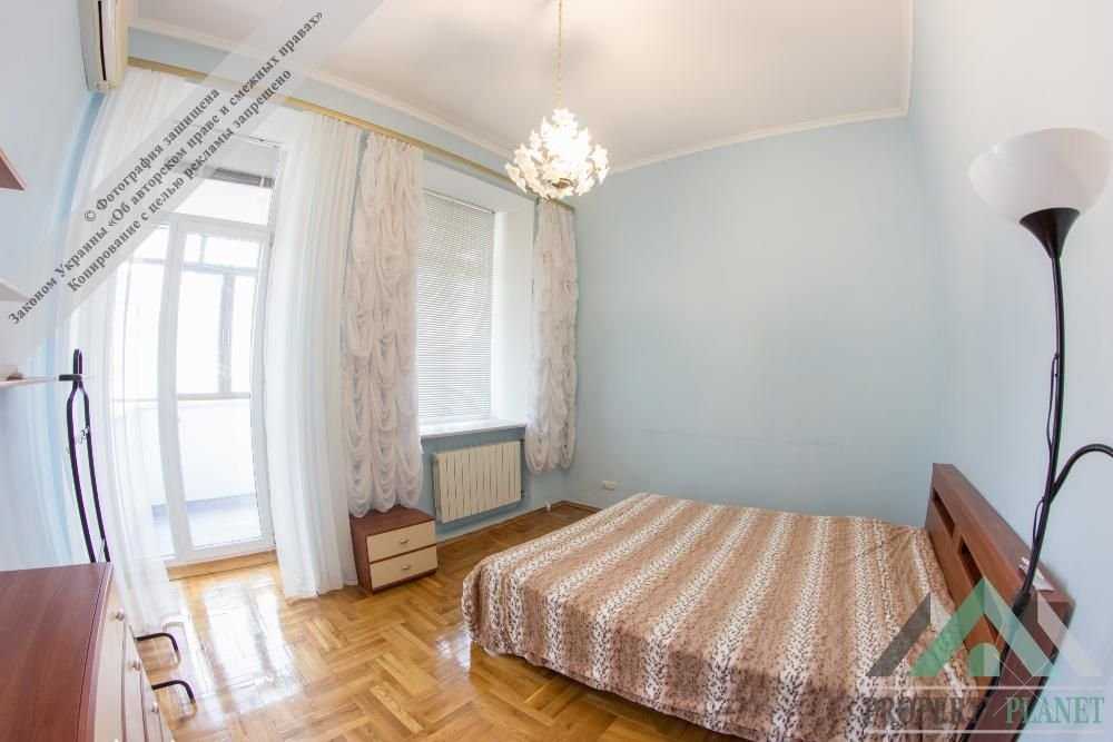 БЕЗ КОМИССИИ! Аренда 3к кв. Центр; ул. Малая Житомирская, цена 1000 $.