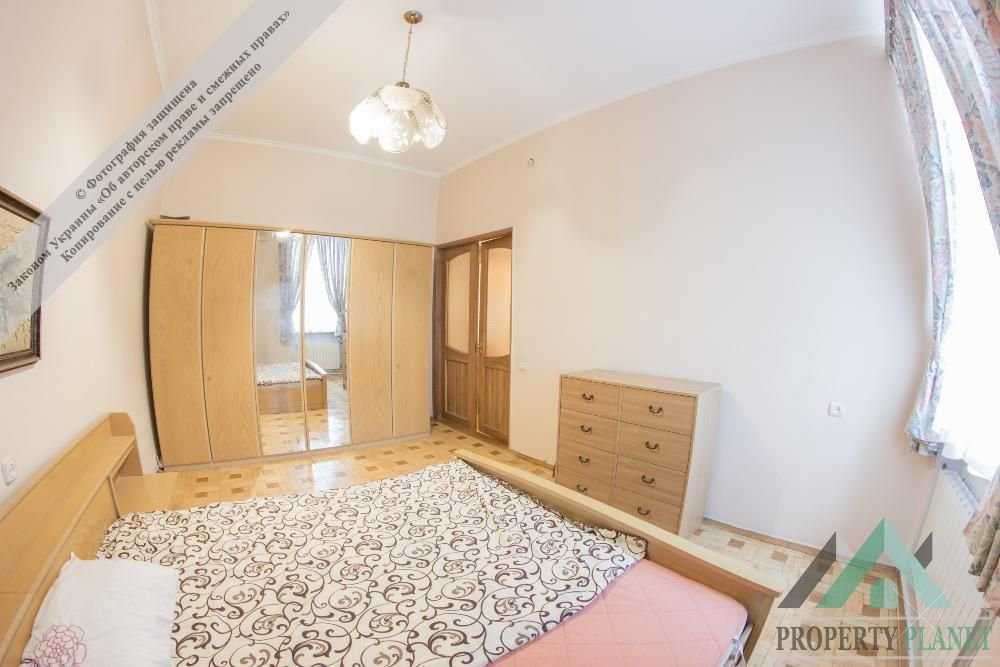 БЕЗ КОМИССИИ! Аренда 3к кв. Центр; ул. Малая Житомирская, цена 1000 $.