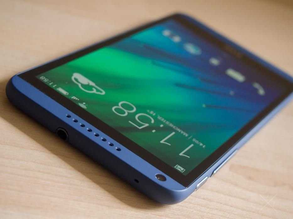 Телефон HTC Desire 820G (Android; смартфон нтс; 4 ядра)