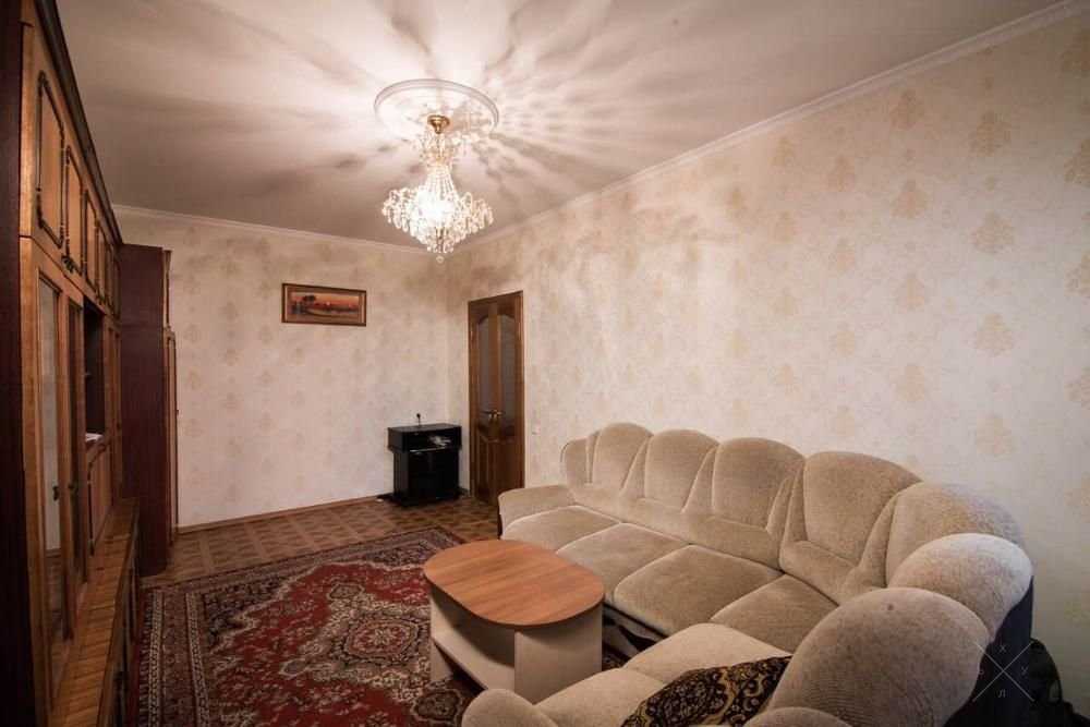 Квартира возле метро с ремонтом, м.Академгородок(2 минуты пешком)