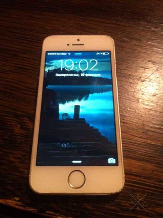 Продам IPhone 5s 32
