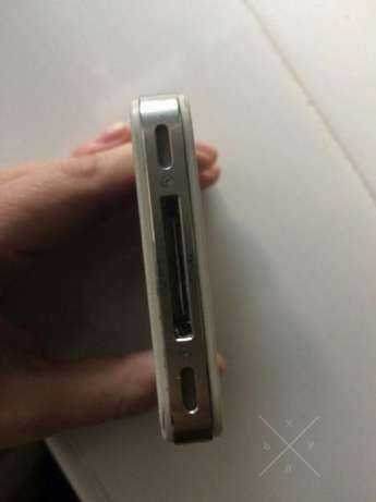 Продам Iphone 4s 16 gb