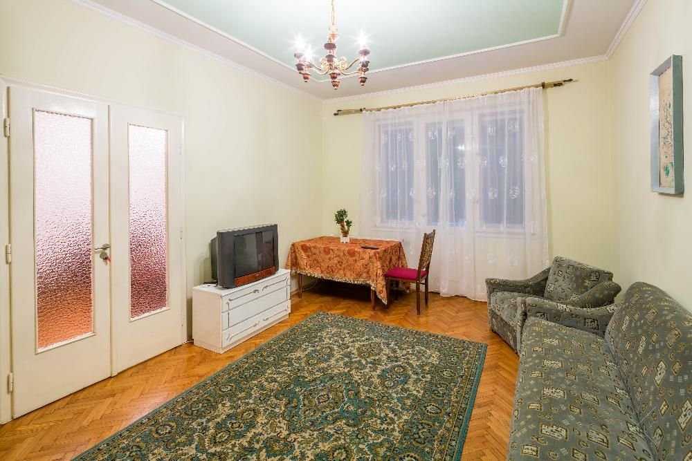 затишна 3-к. квартира подобово, 10 хв до центру, вул. Зарицьких