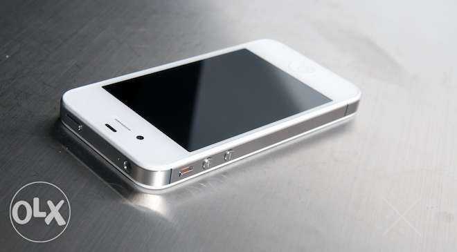 Apple iPhone 4S 8/16/32gb Black/White в наличии