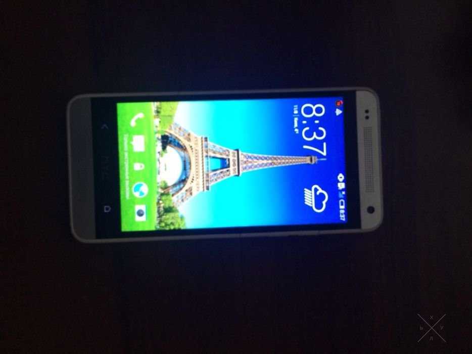Телефон HTC One mini