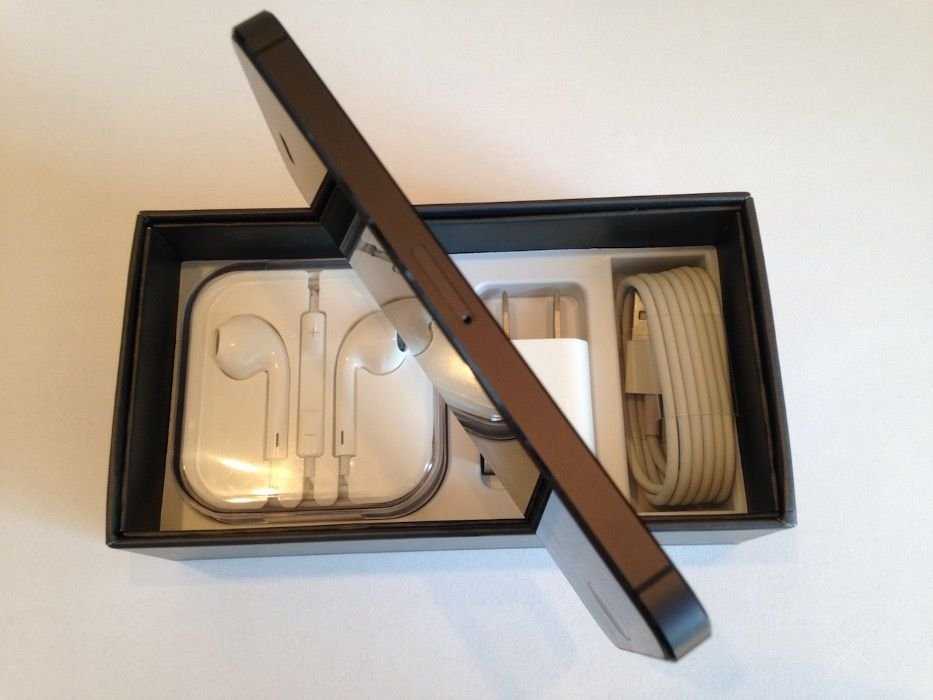 iPhone 5 16Gb Black Neverlock в ОТЛИЧНОМ состоянии, ГАРАНТИЯ, КОМПЛЕКТ