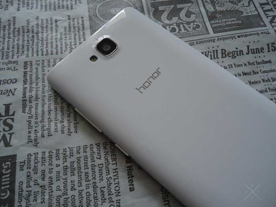Телефон Huawei Honor H30 {Android, 8 и 5 Мп, 6 ядер}