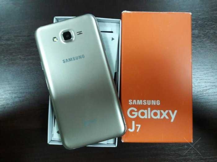 Продам Samsung Galaxy J7 SM-J700H Gold