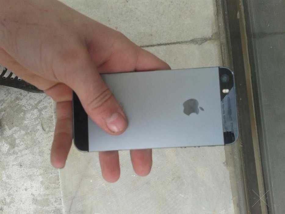Продам Iphone 5s 64gb