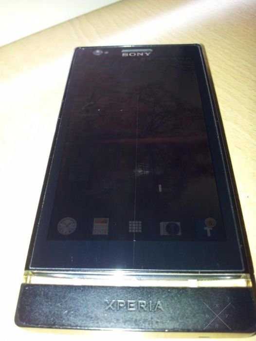Продам телефон Sony Xperia P