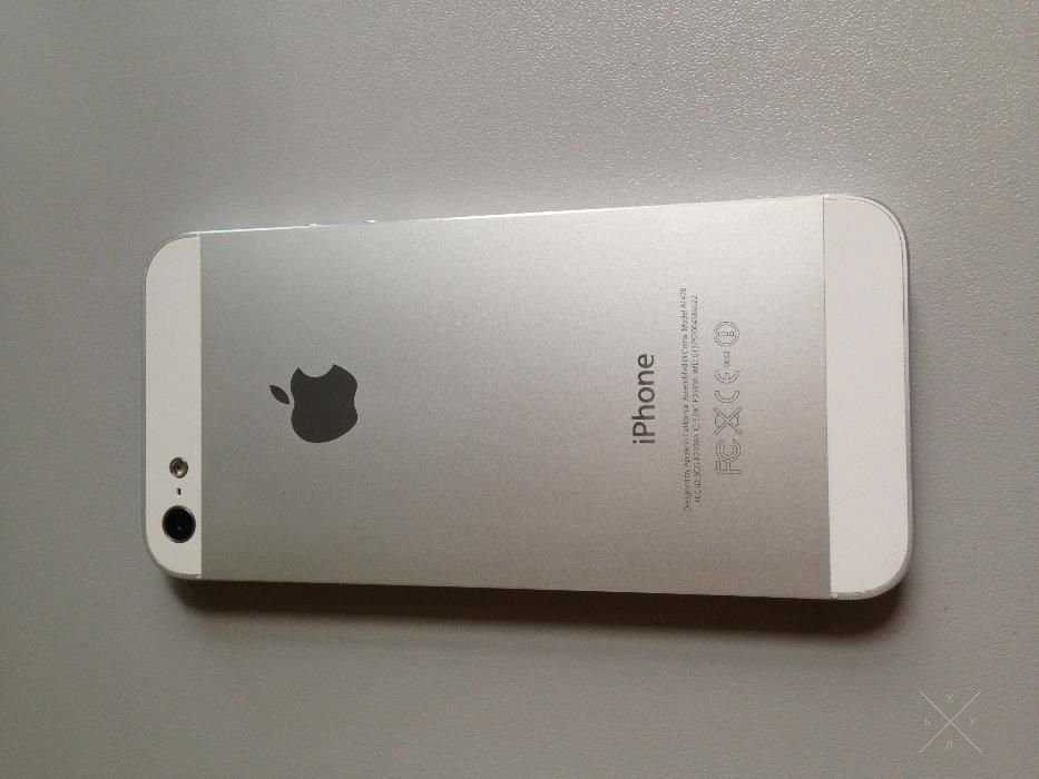 iPhone 5 16Gb белый идеальное состояние