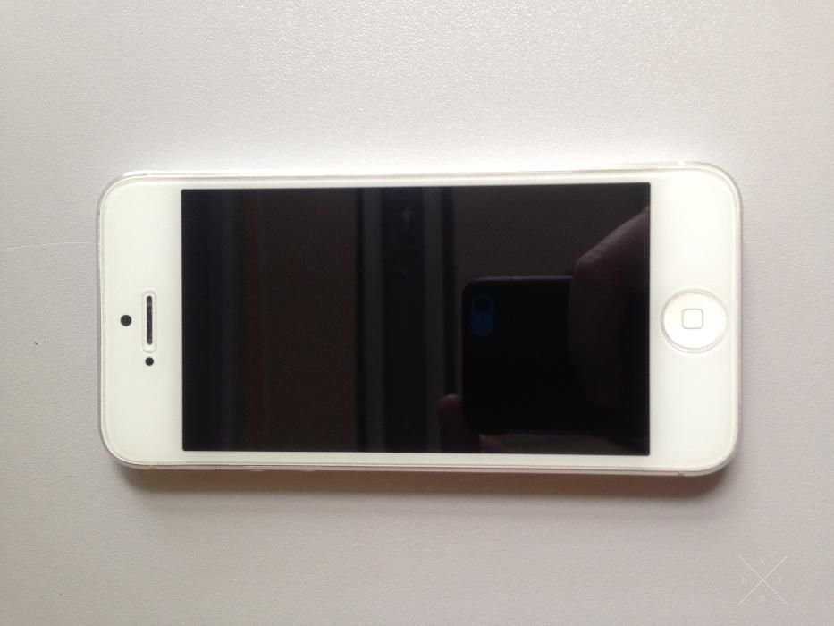 iPhone 5 16Gb белый идеальное состояние