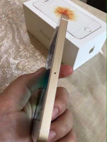 iPhone SE gold 64gb