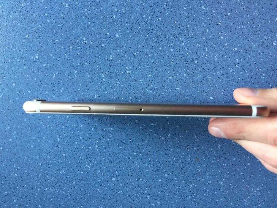 Продам Apple iPhone 6 64GB Gold