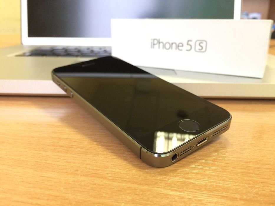 Оригинальный iPhone 5S 16GB Space Gray Neverlock в отличном состоянии!