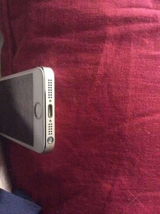 Продам iPhone 5s 16gb neverlok