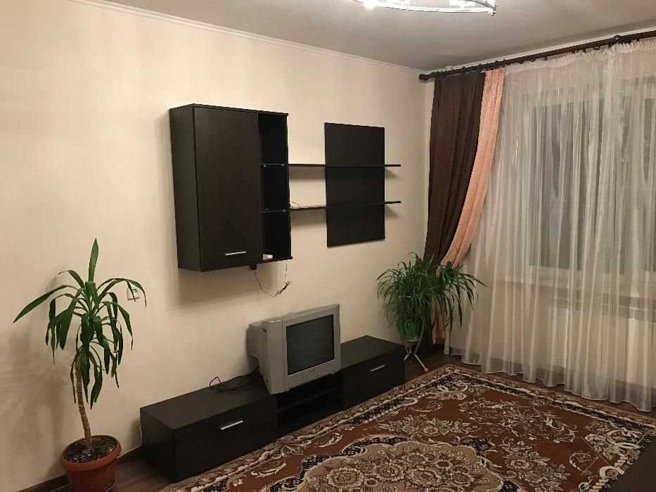 Современная 2-ком.кв. по ул.Мишуги 7. до метро Позняки 2 мин. ходьбы.