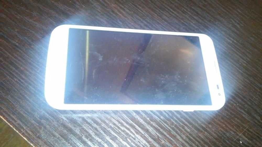 Продам телефон LG L90