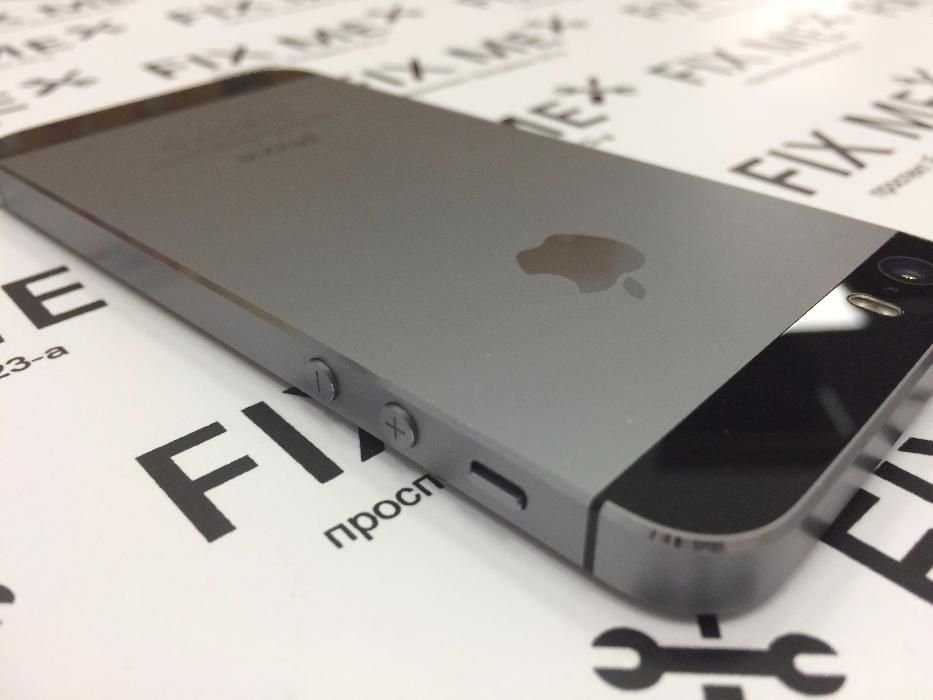 Оригинальный iphone 5S в хорошем состоянии + защитное стекло в подарок