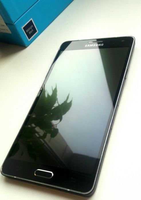 Samsung Galaxy A7 смартфон + чехол