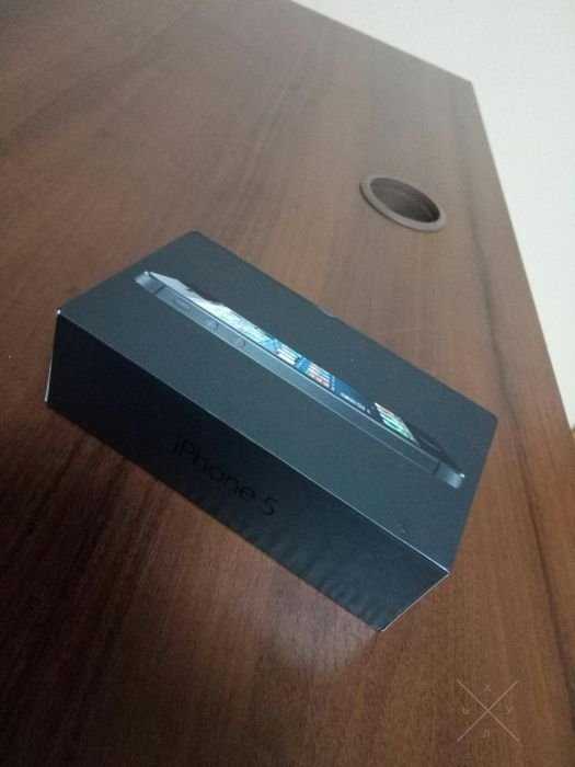 Продам iphone 5 16 заблокирован