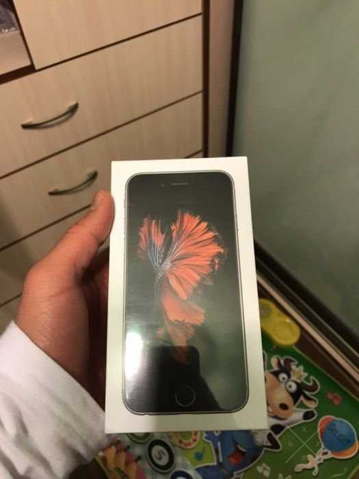 iPhone 6s 64 новый!