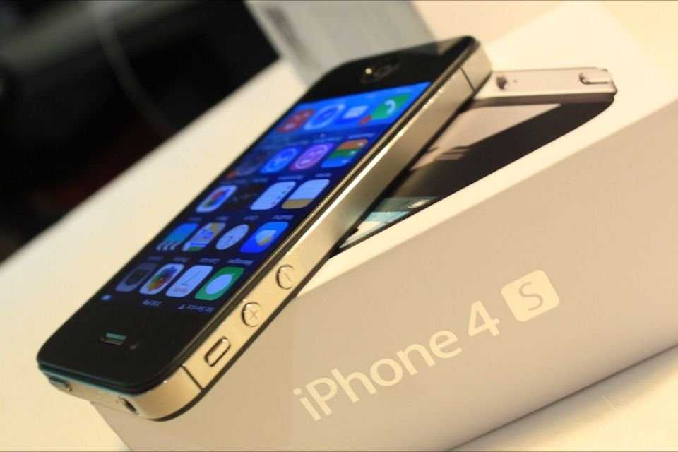 iphone 4s 16gb black neverlock + аксессуары в подарок