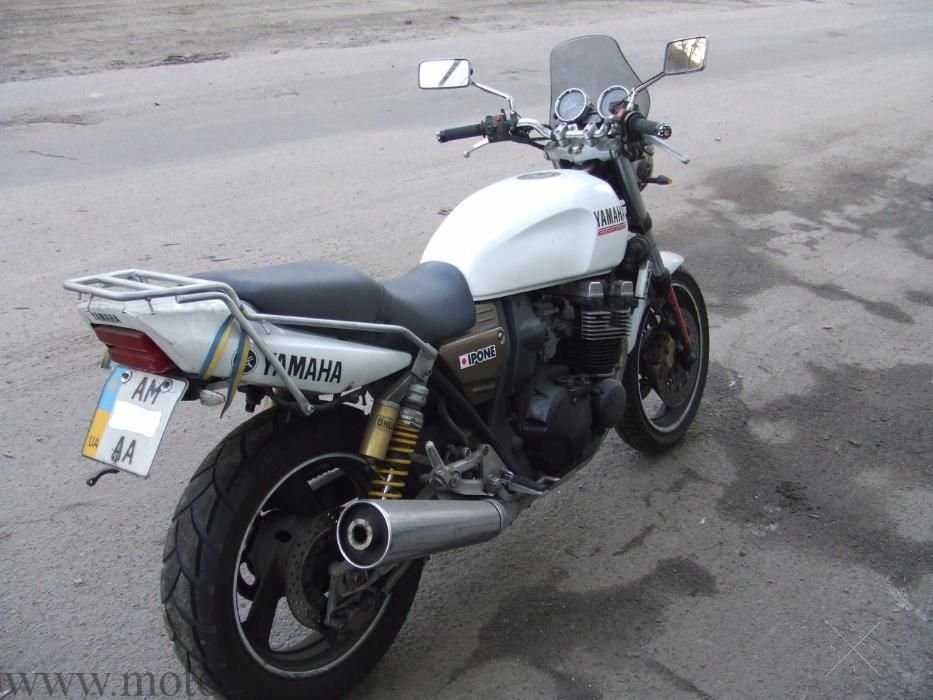 Yamaha XJR 400
