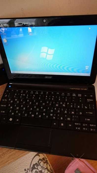 Нетбук Acer aspire one D270