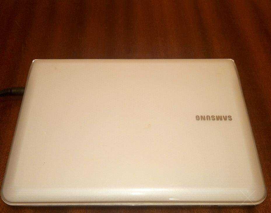Красивый нетбук Samsung N210( 2ядра ,500GB)