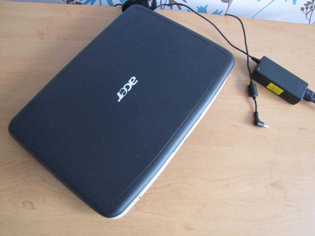 Недорогой и безотказный двух ядерный ноутбук Acer Aspir