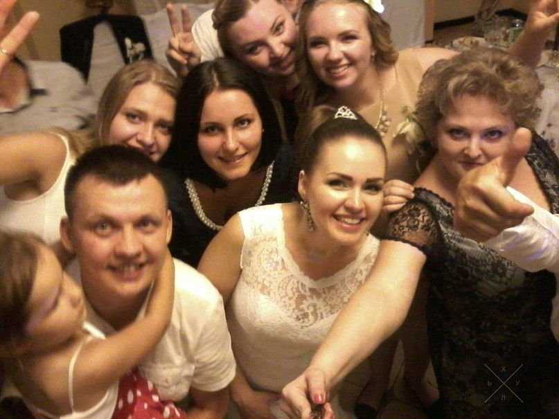 Тамада, ведущая музыка, дым-машина, лазеры 2500грн Церемония в подарок