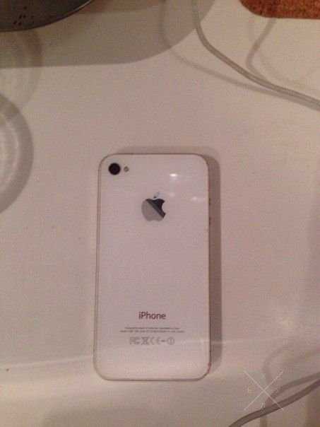 Продам Iphone 4S