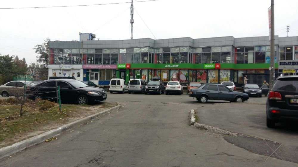Владелец 65 м кв.Первый этаж нежилой Миропольская,19.