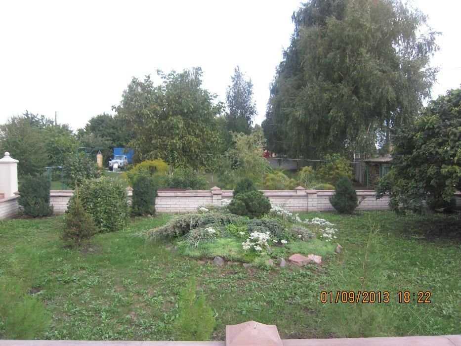 сдам дом 250 м с видом на озеро Киев(Бортничи),пляж,гараж,сад,метро15м